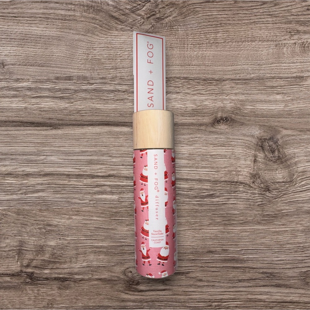 Sand + Fog Vanilla Snowflake Reed Diffuser - Picture 2 of 3